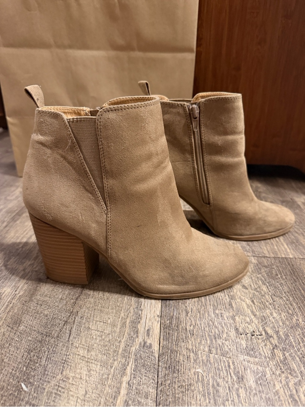 Express Taupe Faux Suede Block Heel Ankle Booties Women’s Size 9